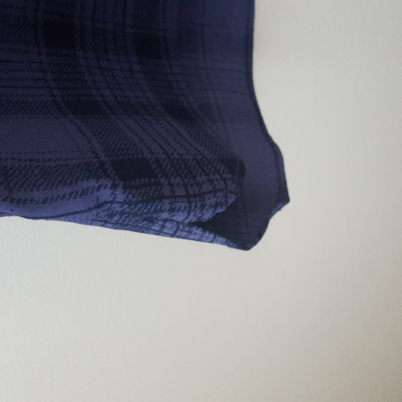 Banana Republic Factory Short Sleeve Purple/Black Plaid T-Shirt, Size M - Picture 4 of 6